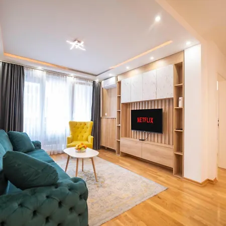 5 Star - Free Parking Apartman Lukavica