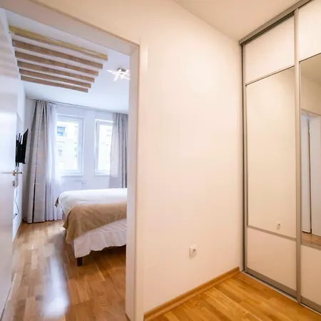 5 Star - Free Parking Appartement