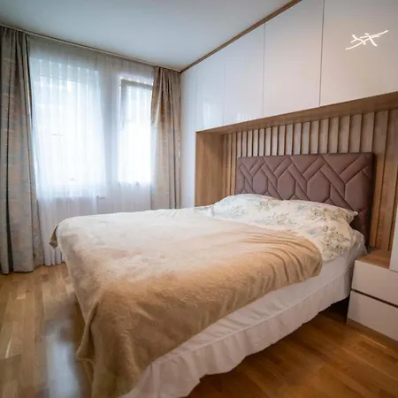 5 Star - Free Parking *