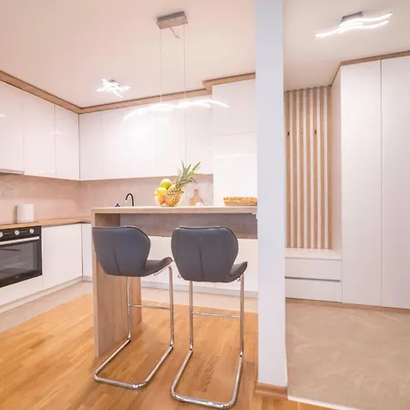 5 Star - Free Parking Apartman *